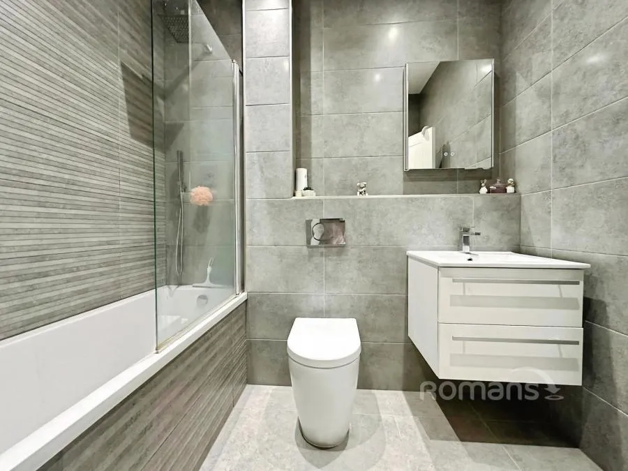 Harvest Crescent, Fleet, GU51, photo 5
