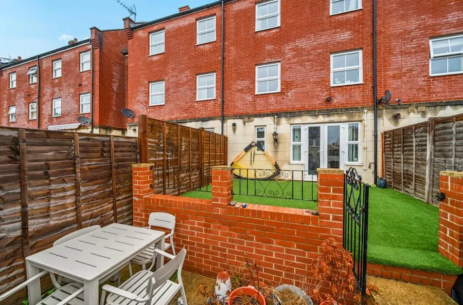 Queen Elizabeth Drive, Swindon, SN25, photo 16