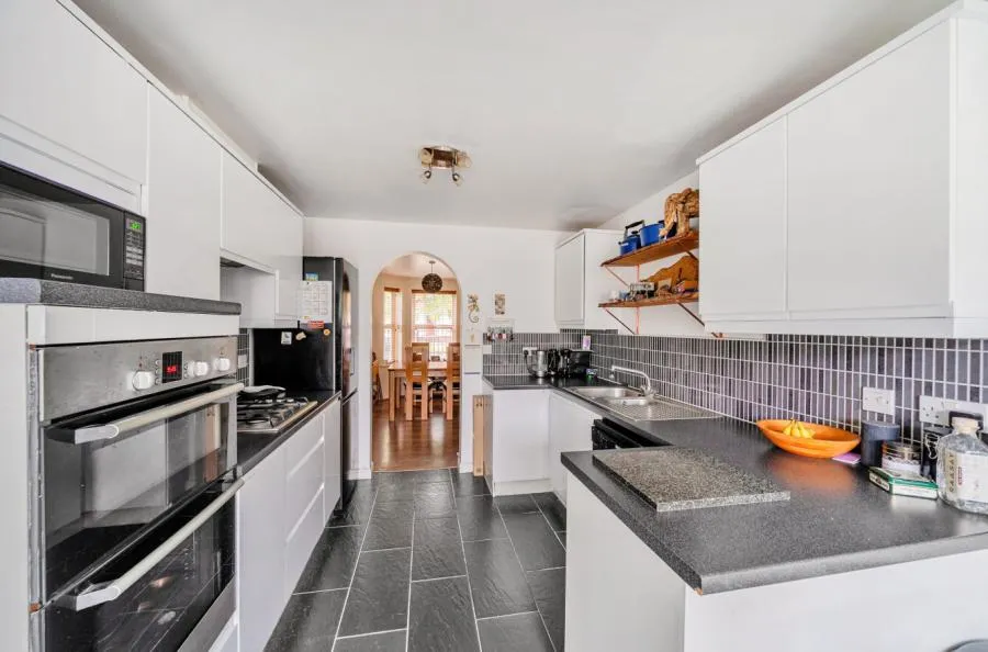 Queen Elizabeth Drive, Swindon, SN25, photo 5
