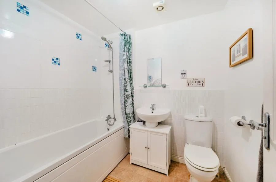 Queen Elizabeth Drive, Swindon, SN25, photo 15