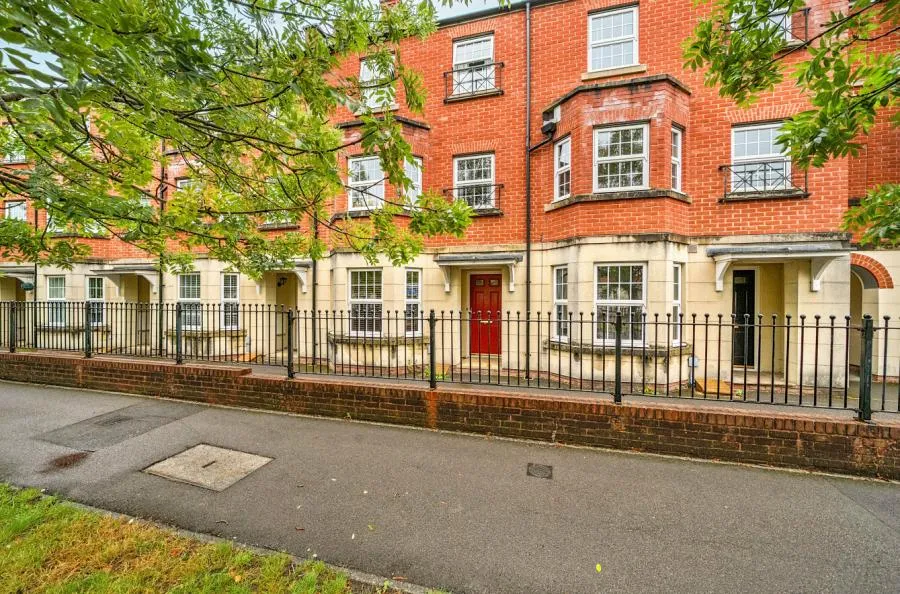 3 bed house for sale, Queen Elizabeth Drive, Swindon, SN25