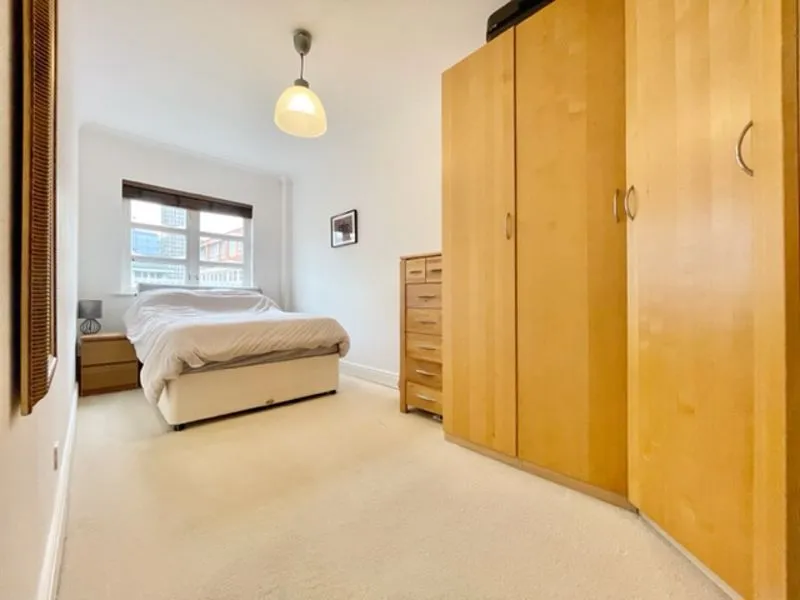 Plumbers Row, London E1 1EP, photo 5