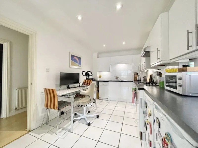 Plumbers Row, London E1 1EP, photo 4