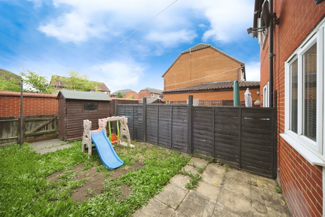 Evans Close, Houghton Regis, Dunstable, photo 3