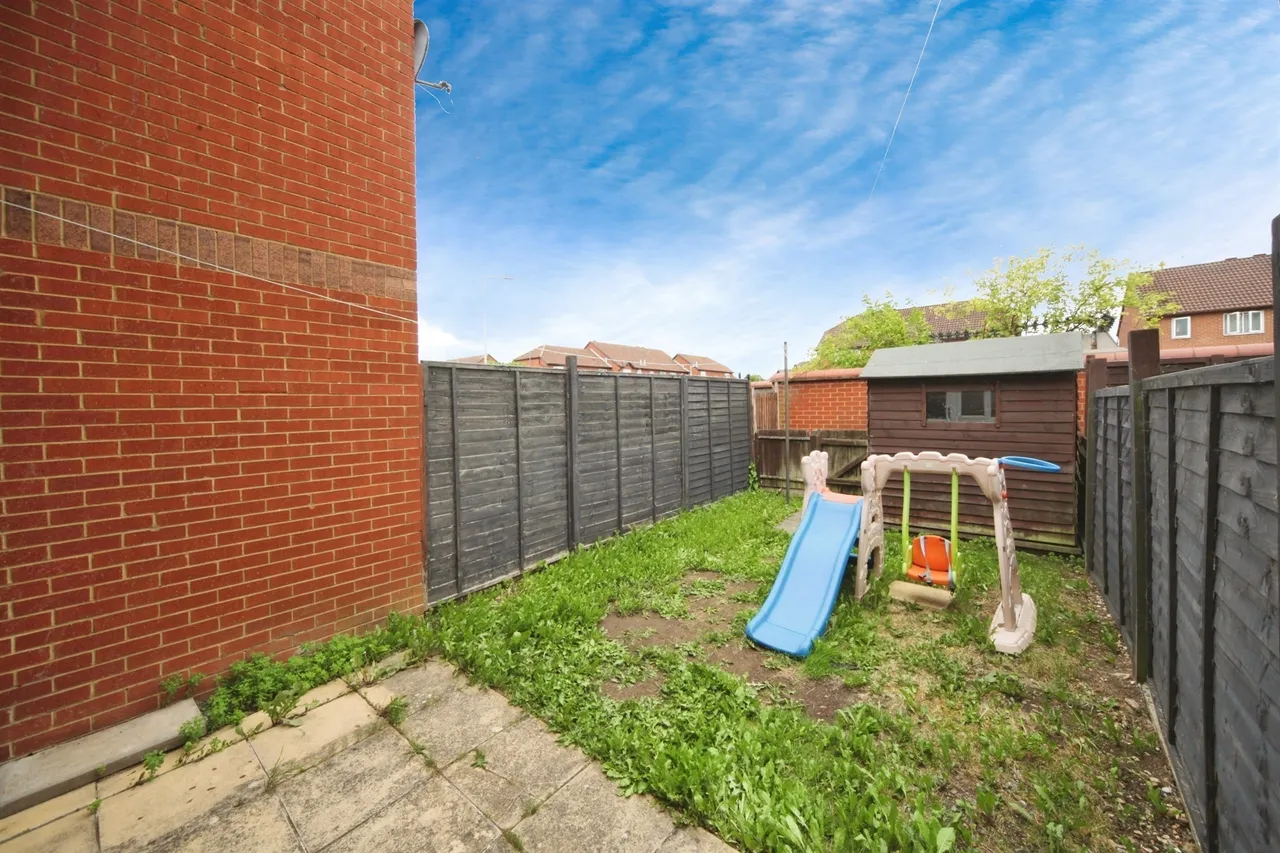 Evans Close, Houghton Regis, Dunstable, photo 11