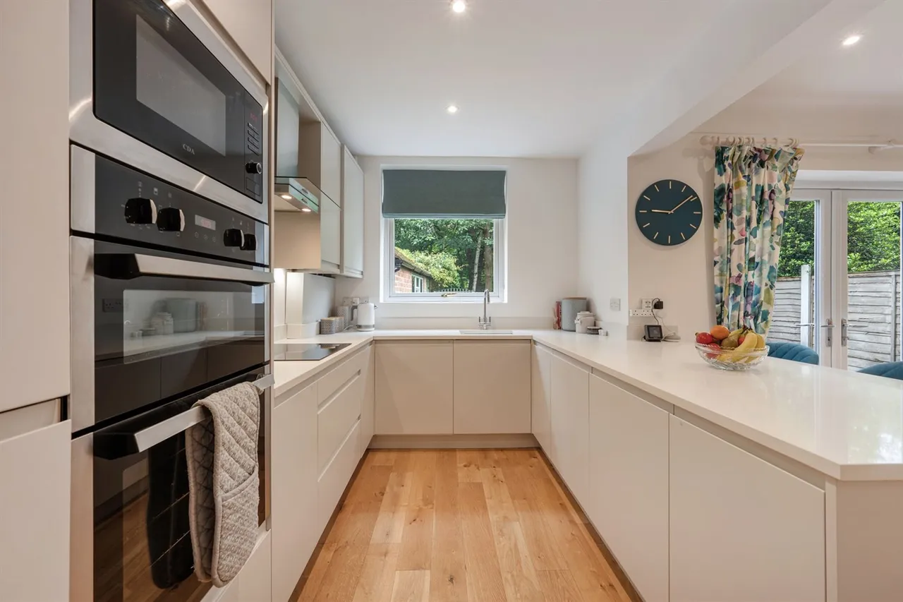 Deanway, Wilmslow, photo 8