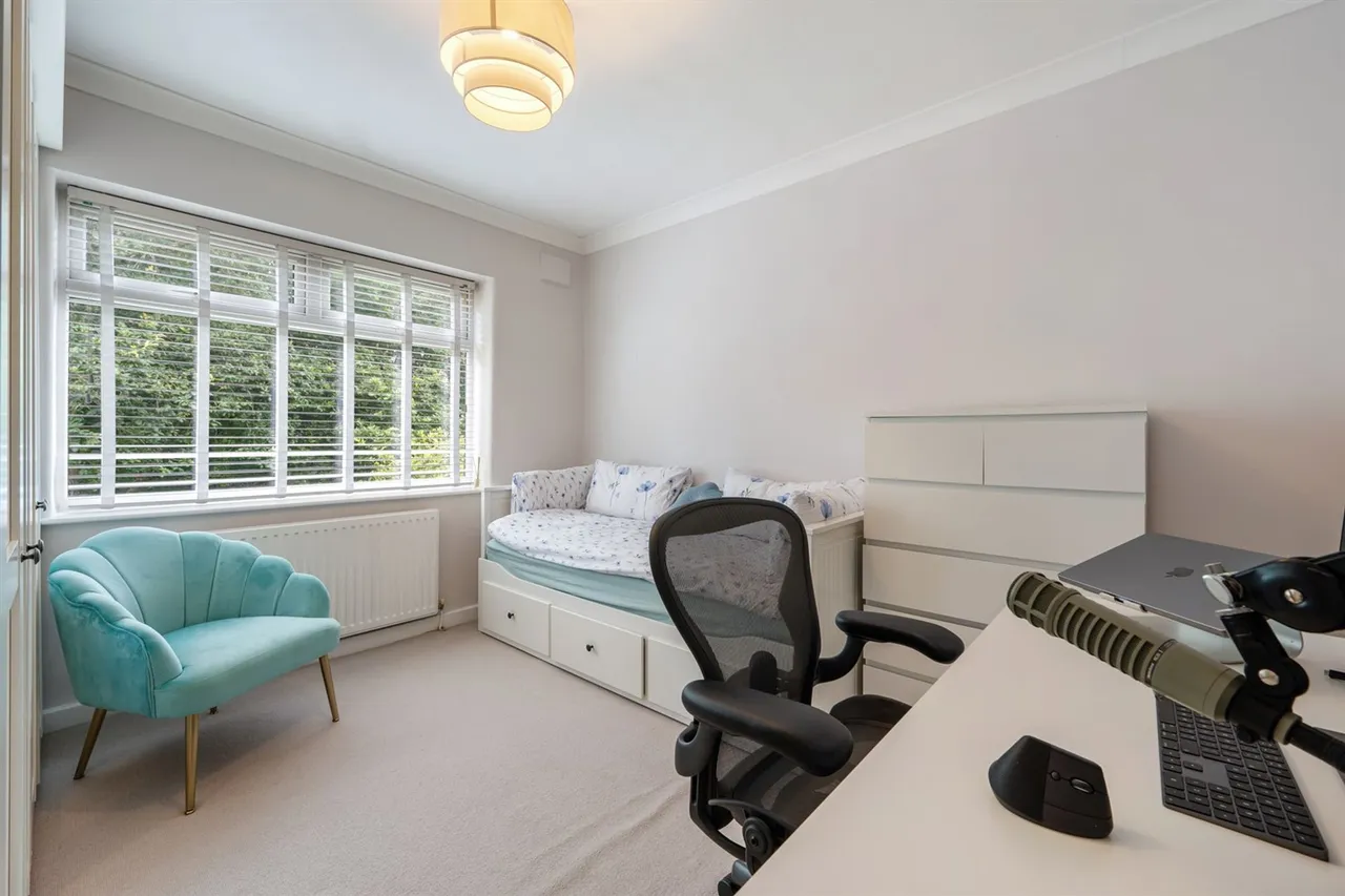 Deanway, Wilmslow, photo 11