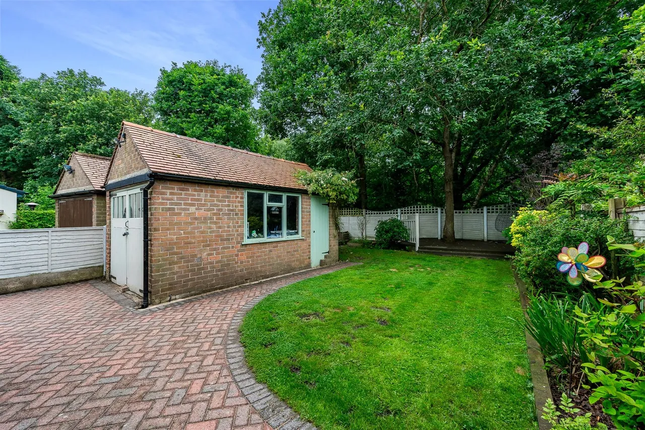 Deanway, Wilmslow, photo 14
