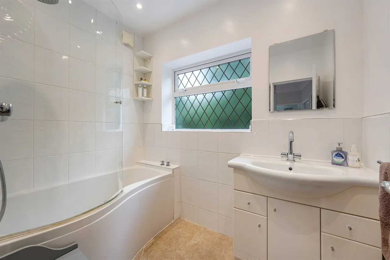 Deanway, Wilmslow, photo 13