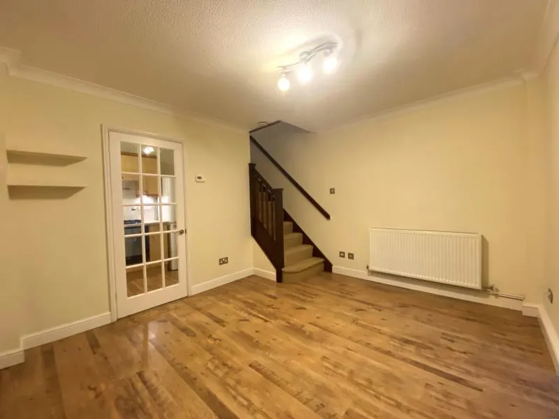 Juniper Road, Farnborough, GU14, photo 4