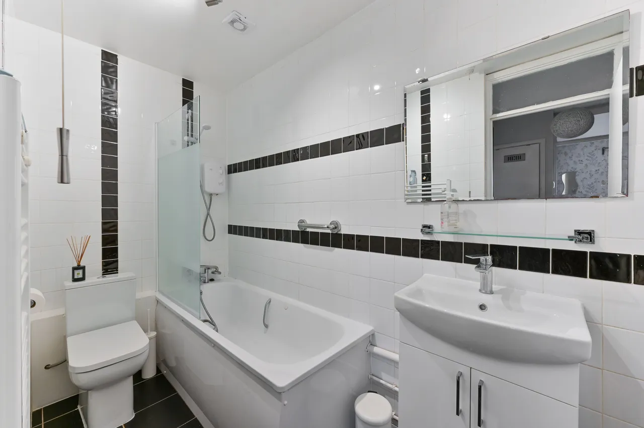 7 Cypress Lodge, Cypress Road, London, photo 5
