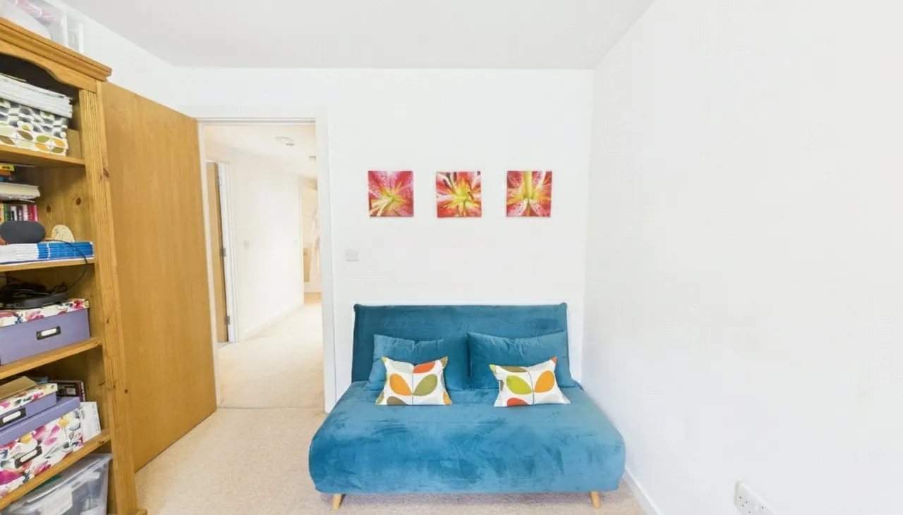 Wingate Square, London, SW4, photo 9