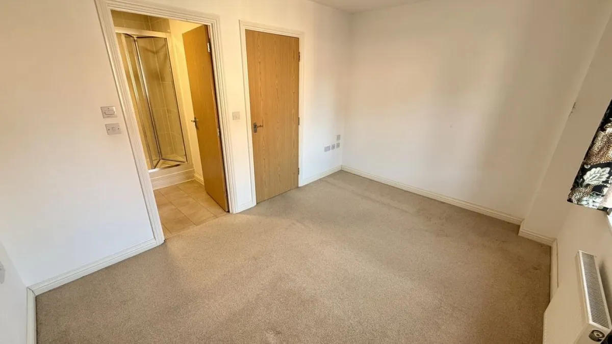 Iris Crescent, Lincoln, photo 12