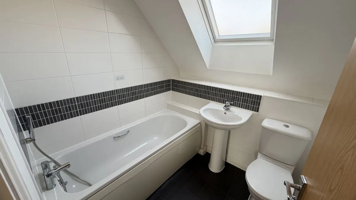 Iris Crescent, Lincoln, photo 13