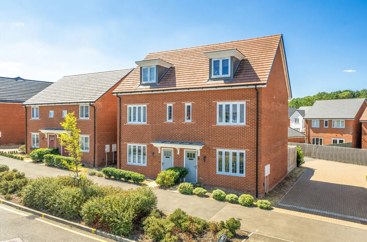 3 bed house for sale, St. Georges Park, Binfield, RG42