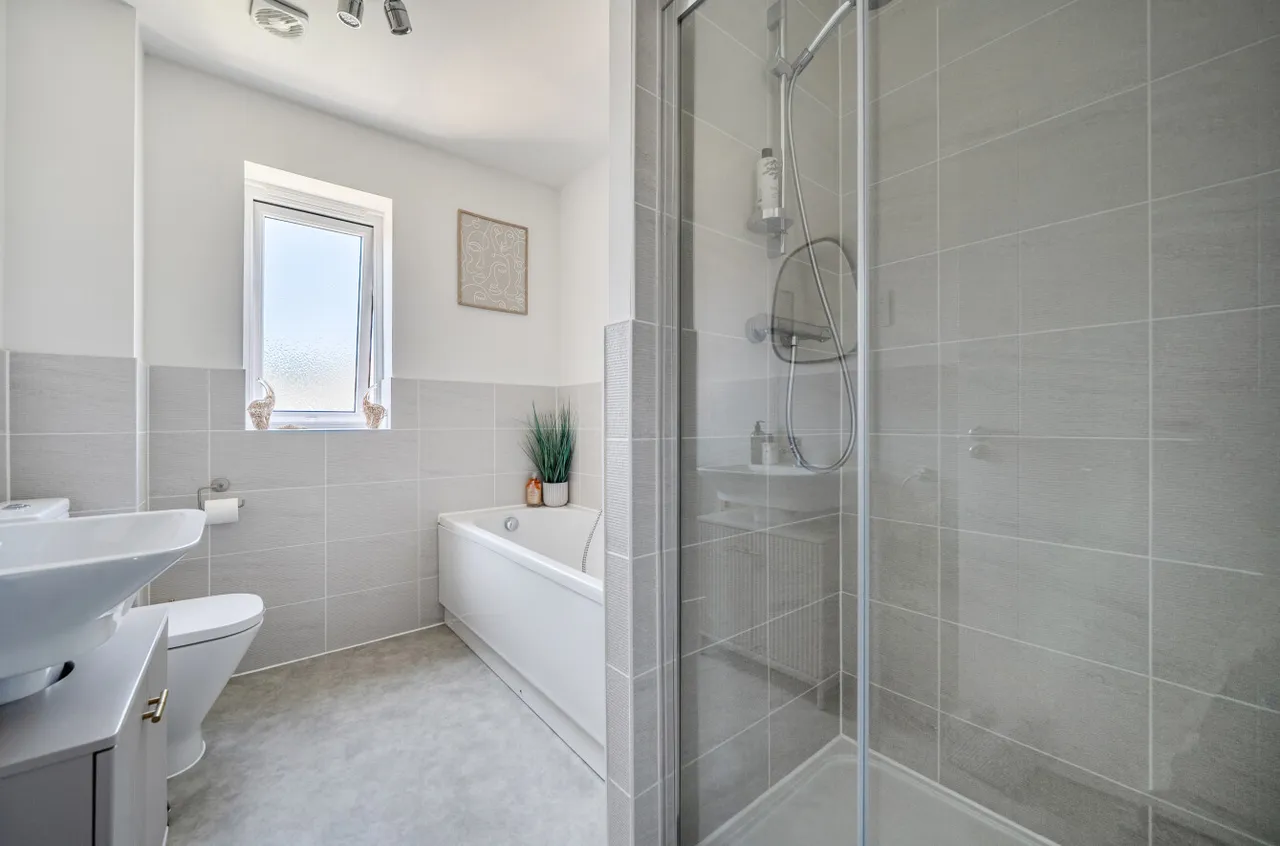 St. Georges Park, Binfield, RG42, photo 17