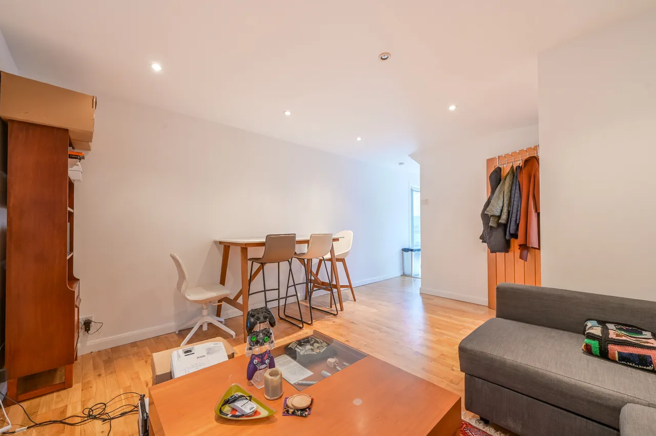 9 Gautrey Square, London, photo 8