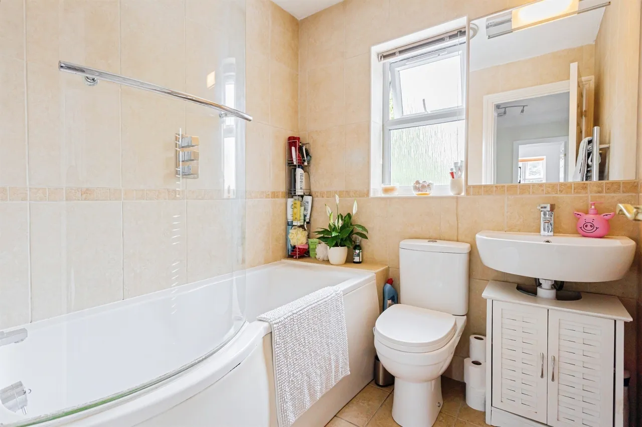 Robin Road, Burgess Hill, RH15, photo 22