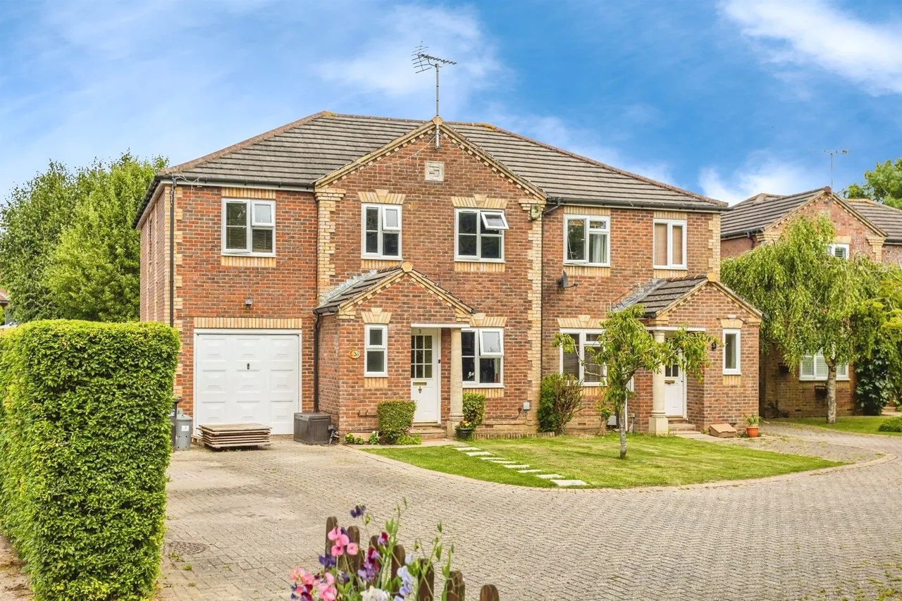 Robin Road, Burgess Hill, RH15, photo 14