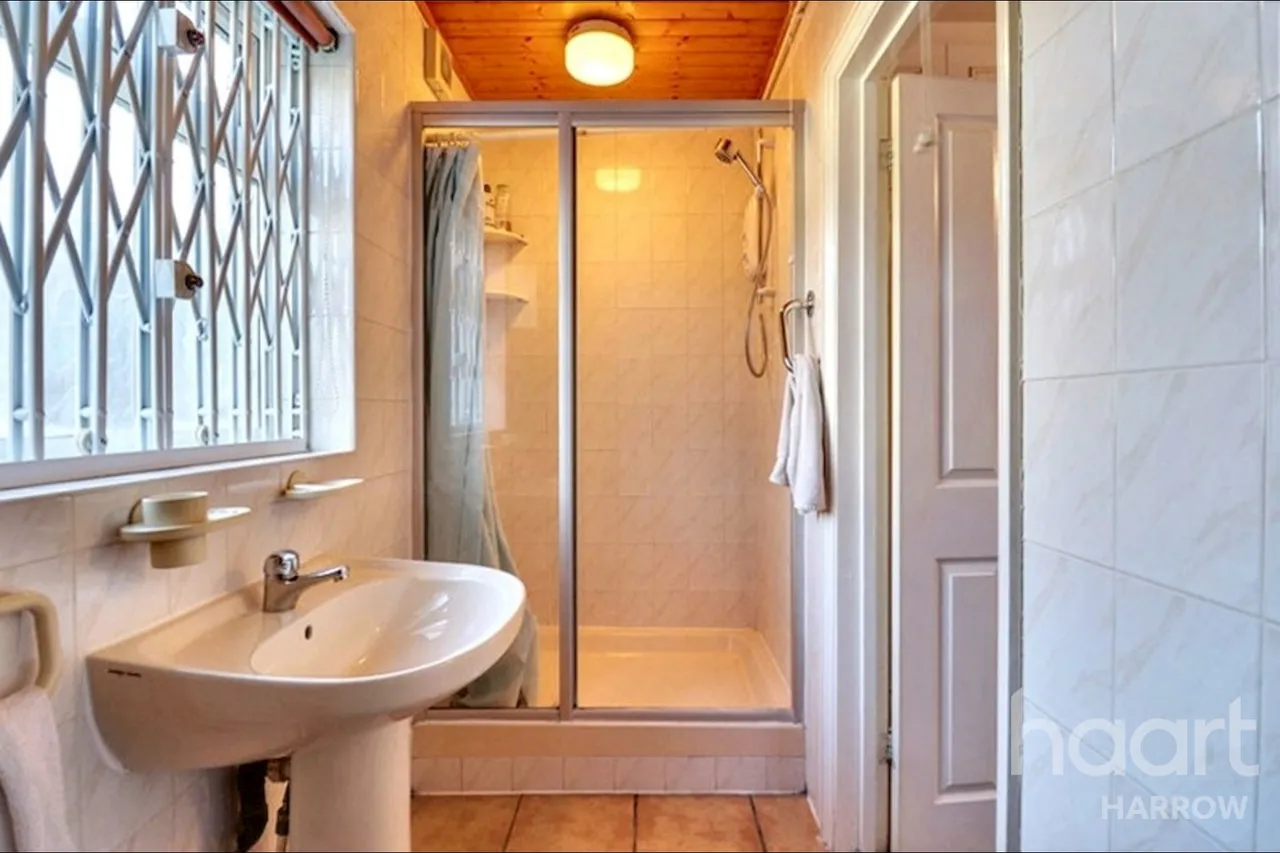 Portland Crescent, Stanmore, HA7, photo 9