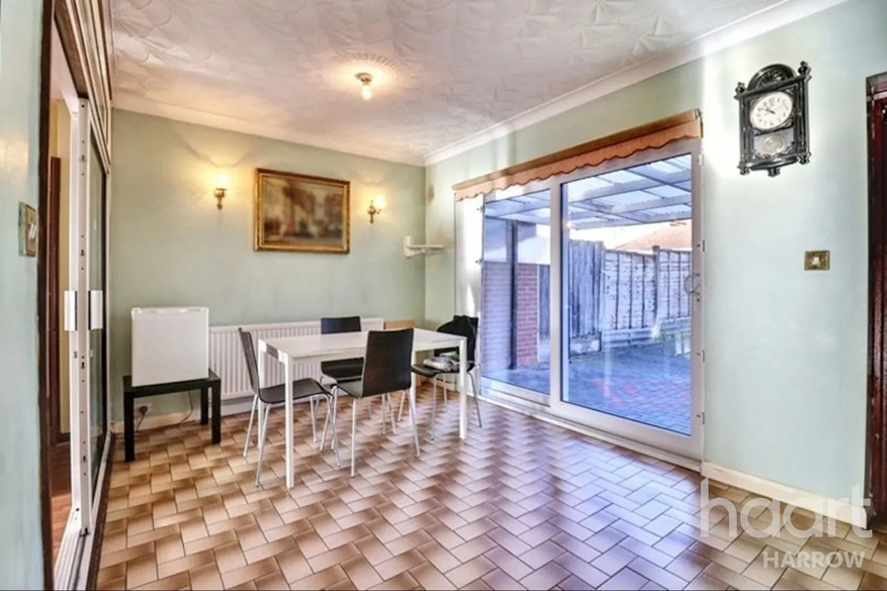 Portland Crescent, Stanmore, HA7, photo 6