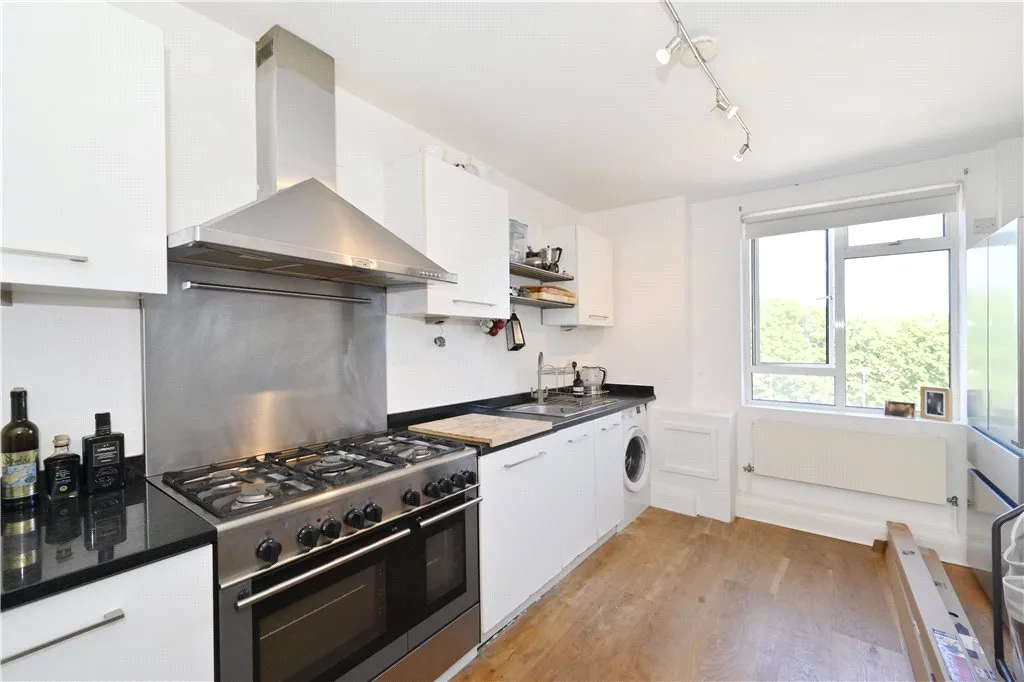 Kensington High Street, London, W14, photo 3