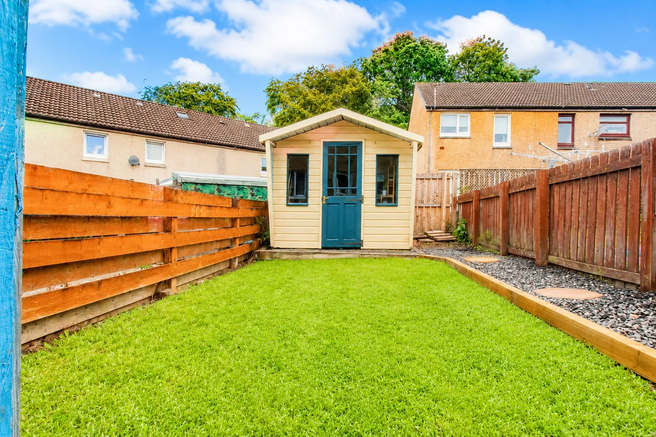 Bishops Park, Mid Calder, Livingston, photo 17