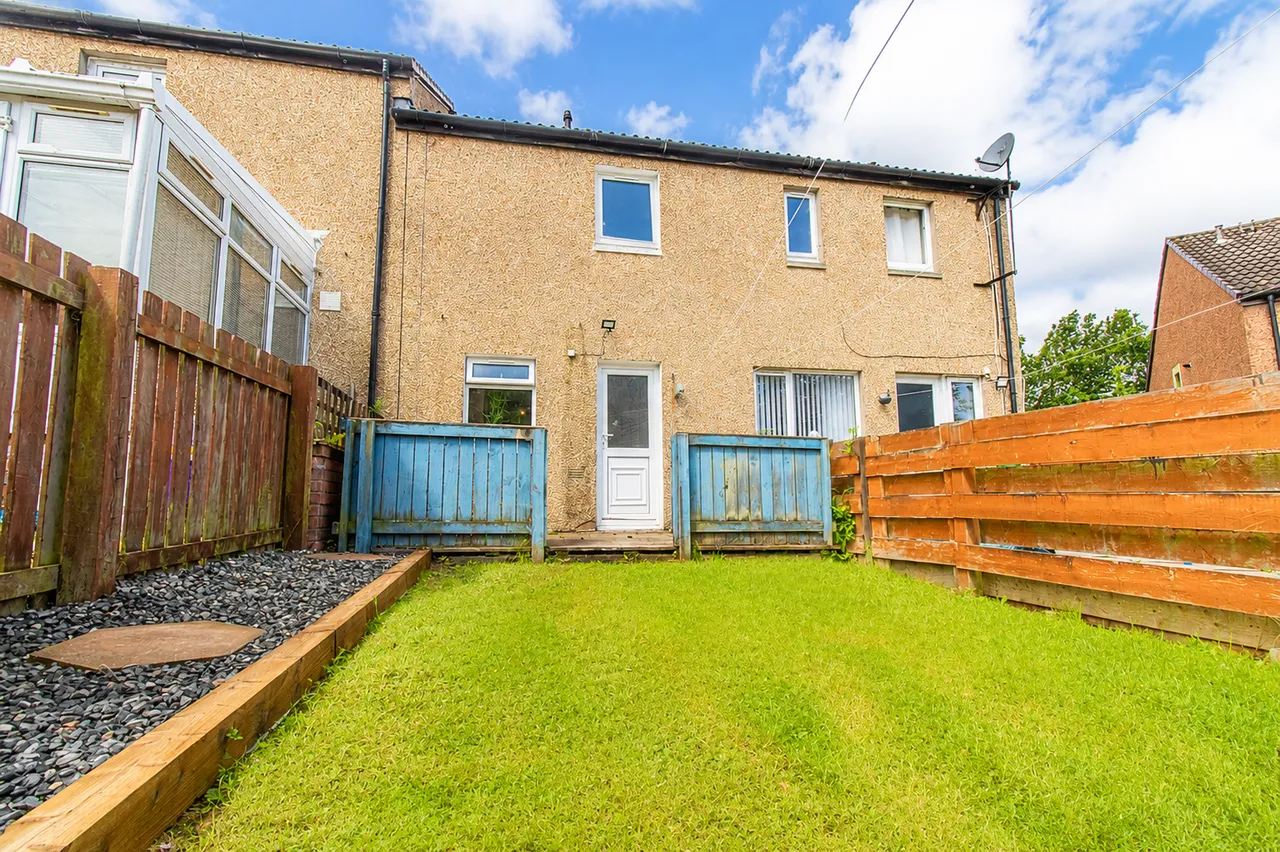 Bishops Park, Mid Calder, Livingston, photo 16