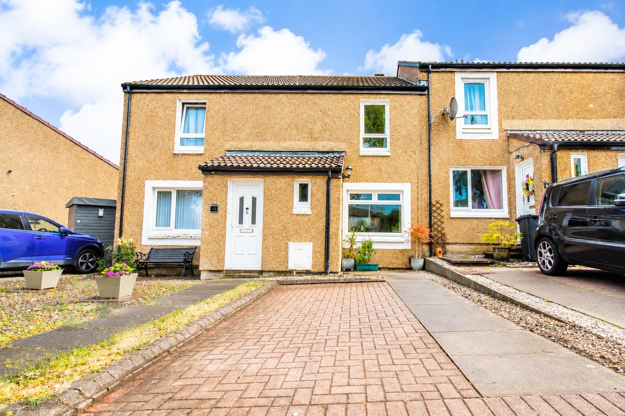 2 bed house for sale — Bishops Park, Mid Calder, Livingston