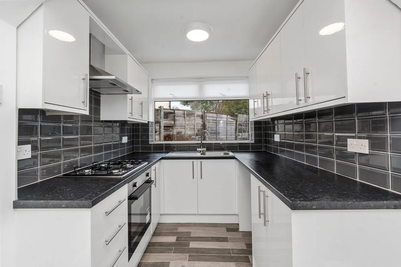 Beechwood Grove, Prescot, L35 5AX, photo 2