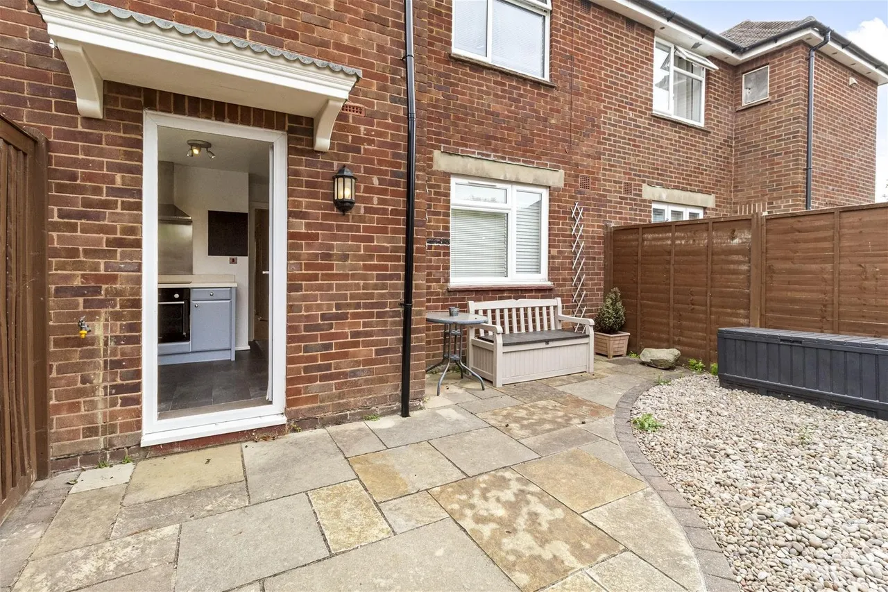 Loxwood Avenue, Worthing, photo 11