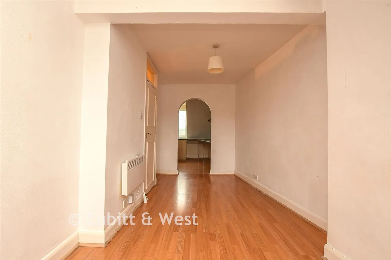 High Street, Dorking, RH4, photo 7
