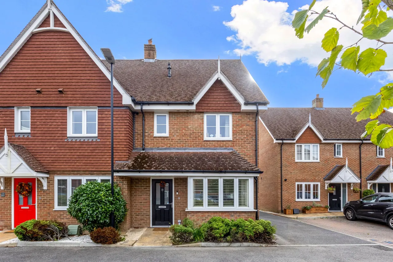 Edwards Close, Broadbridge Heath, RH12, photo 18