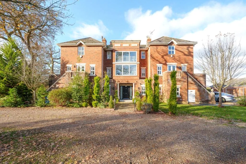 Denham Road, Iver, SL0, photo 2