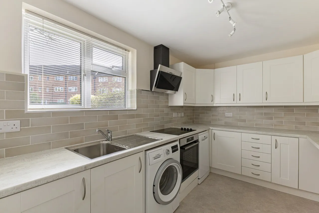 Virginia Water, Surrey, GU25 4AQ, photo 2