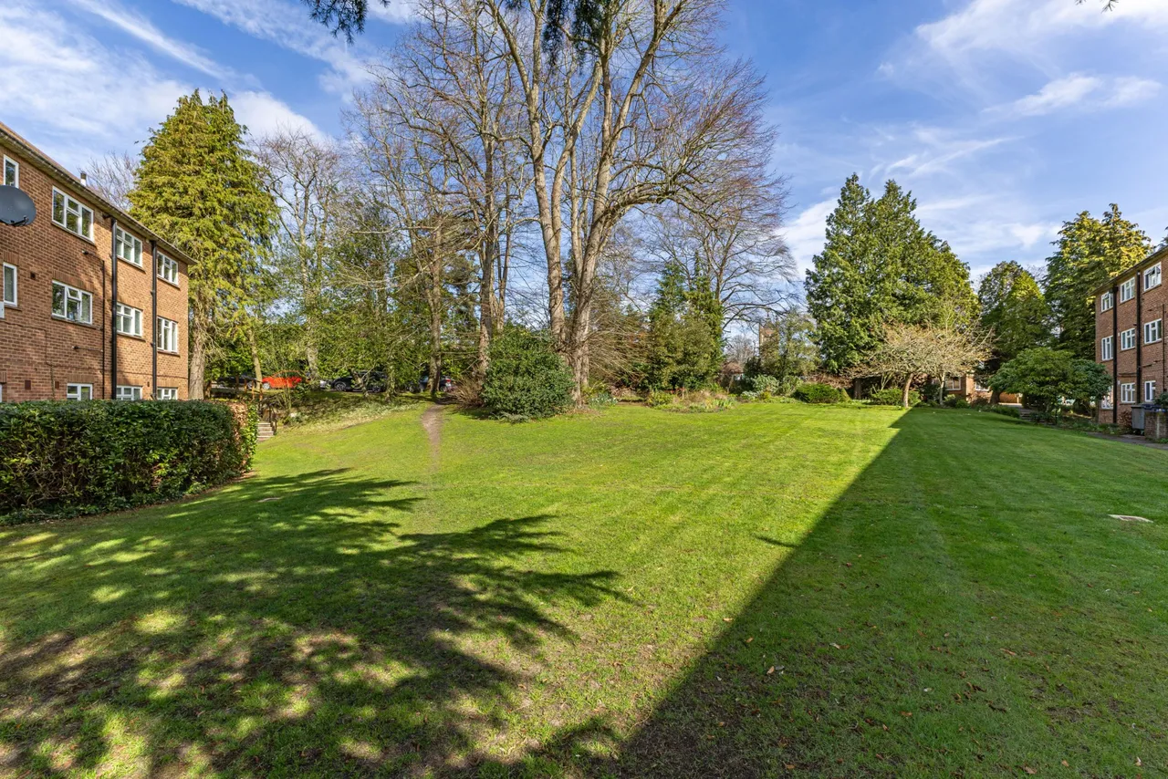 Virginia Water, Surrey, GU25 4AQ, photo 10