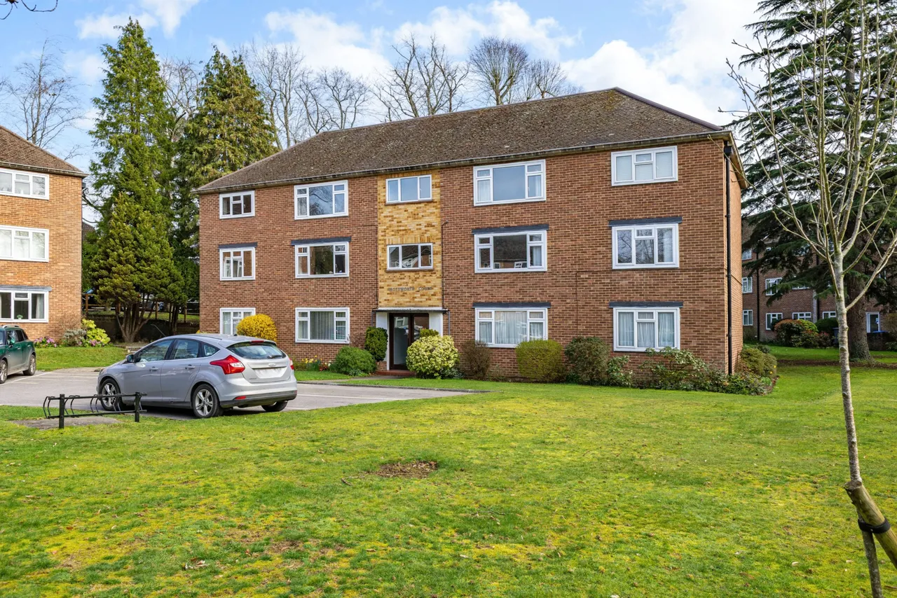 2 bed flat for sale — Virginia Water, Surrey, GU25 4AQ