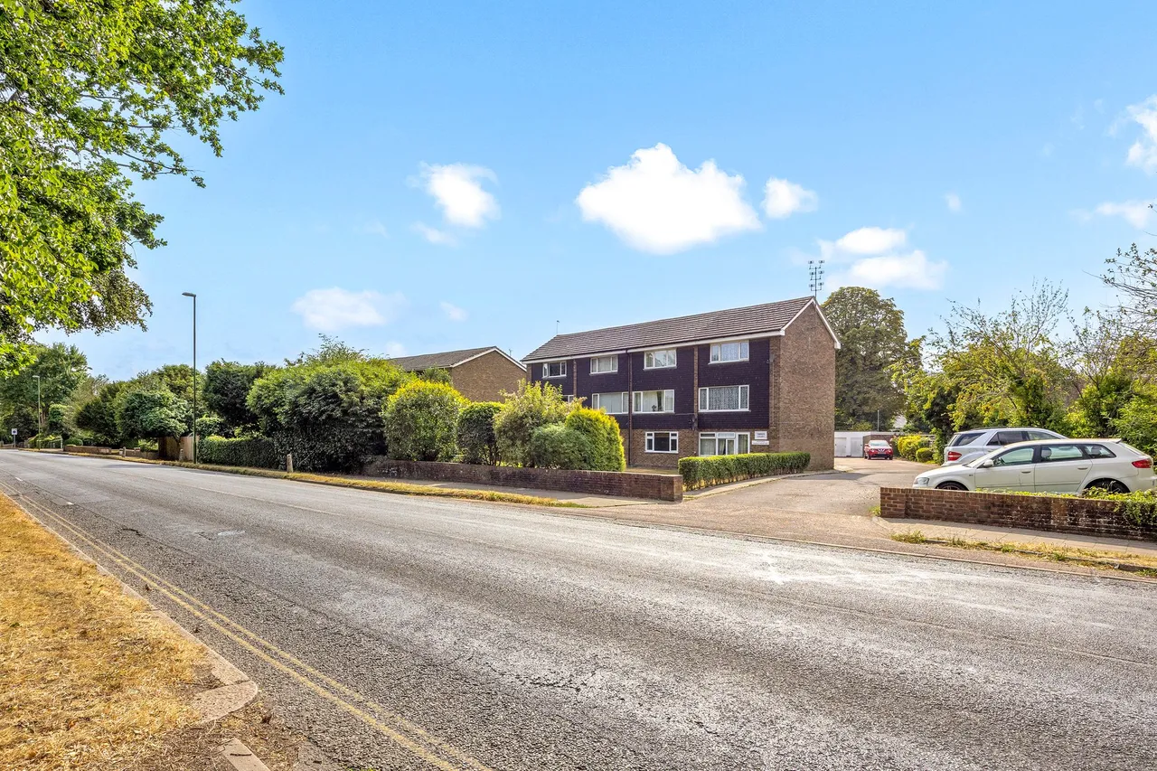 North Parade, Horsham, RH12, photo 11