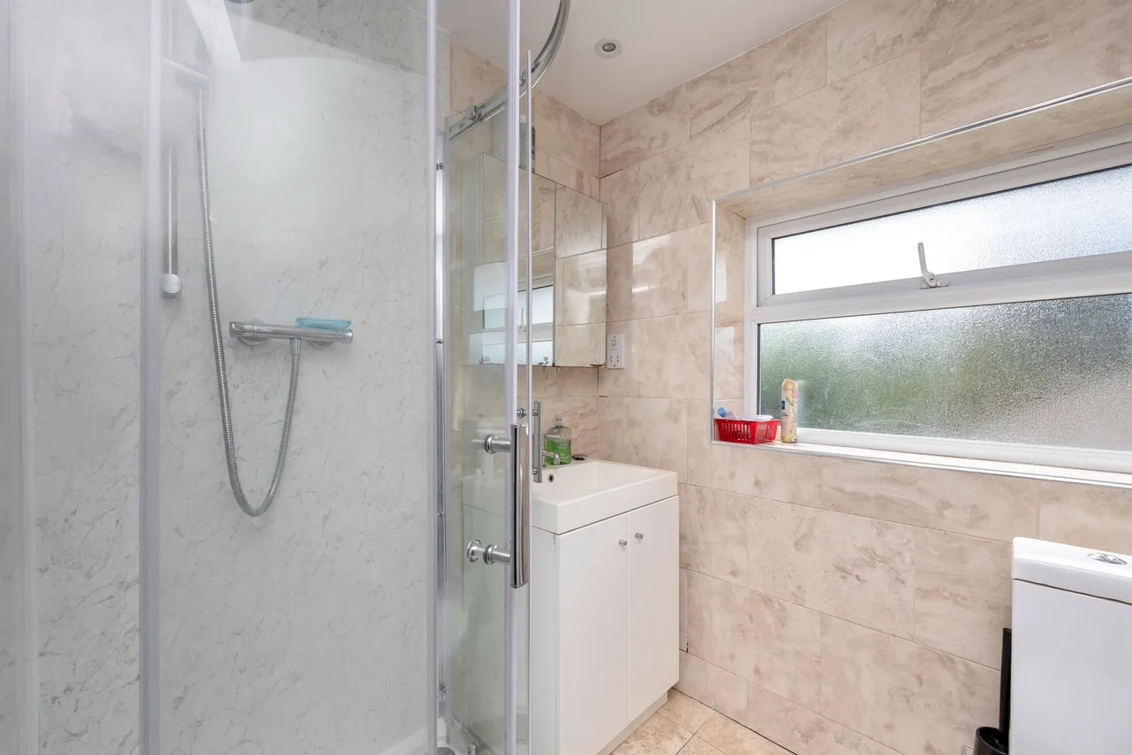North Parade, Horsham, RH12, photo 7