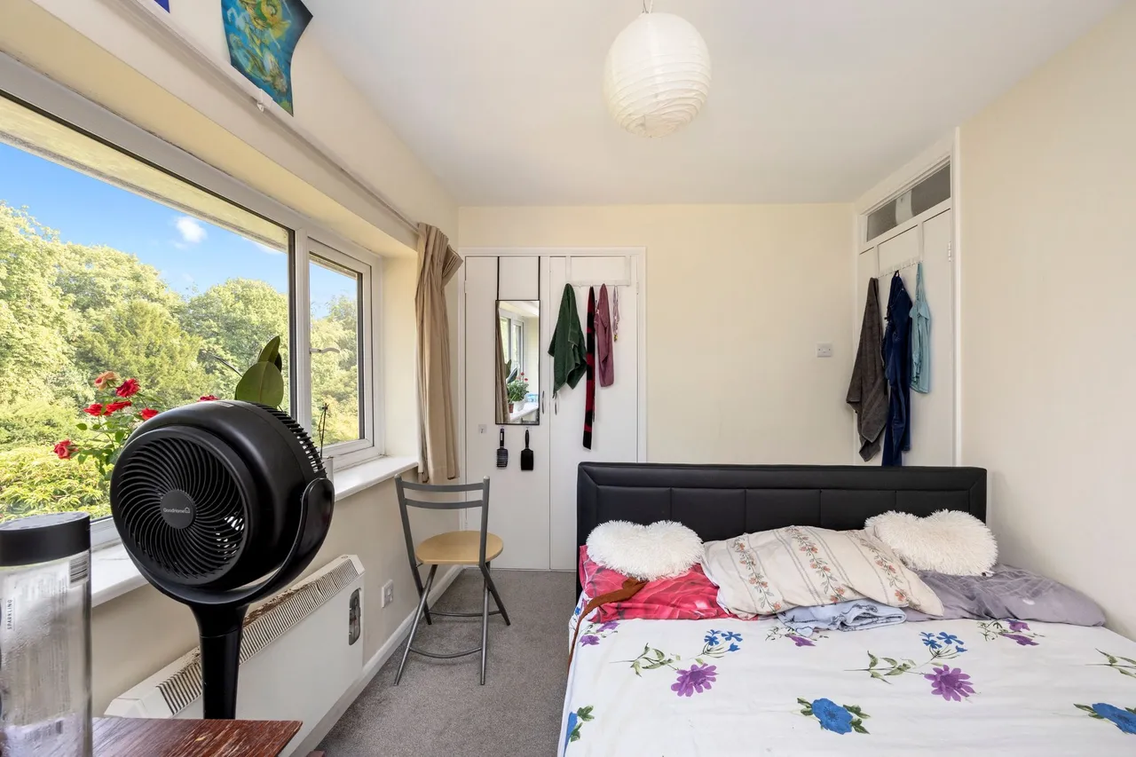 North Parade, Horsham, RH12, photo 5