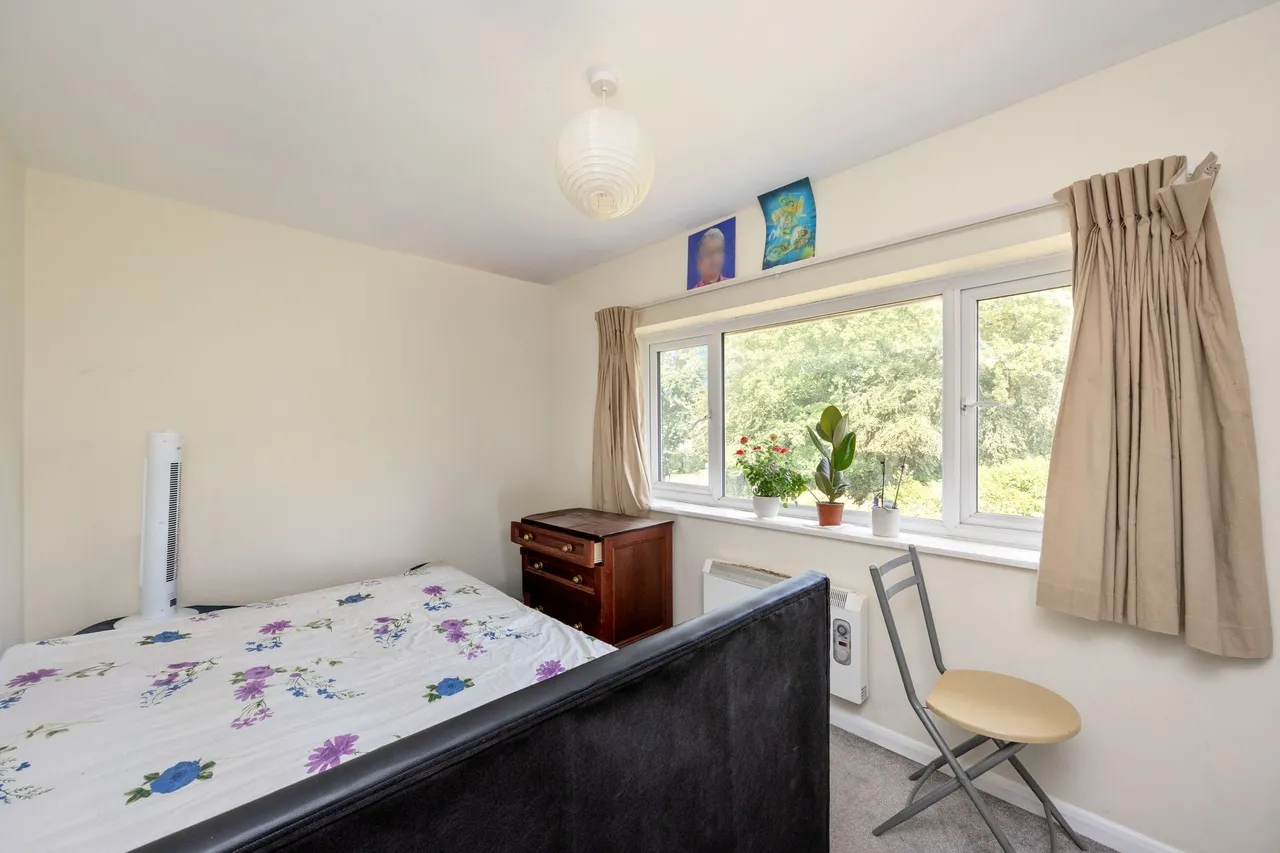 North Parade, Horsham, RH12, photo 14