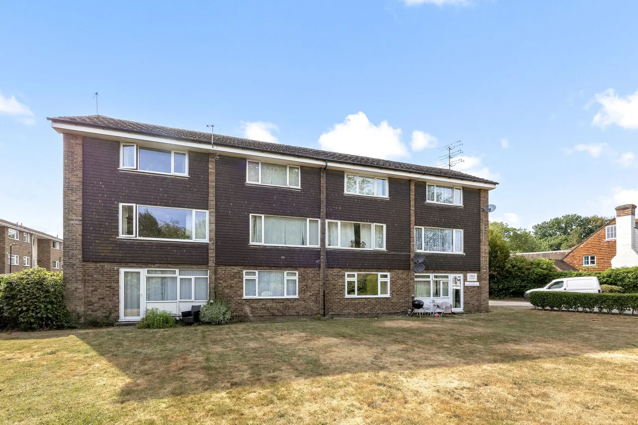 2 bed property for sale, North Parade, Horsham, RH12