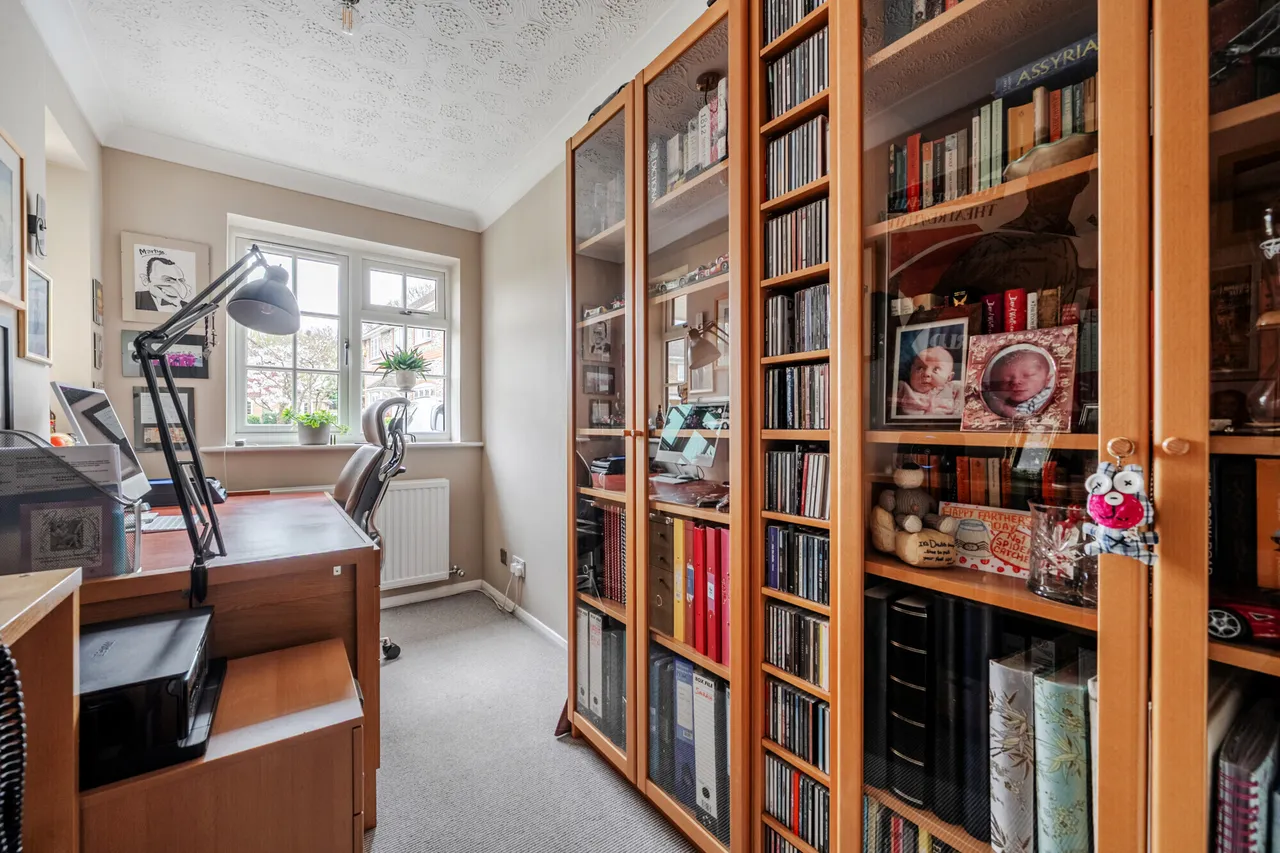 Hawkins Grove, Church Crookham, GU51, photo 11