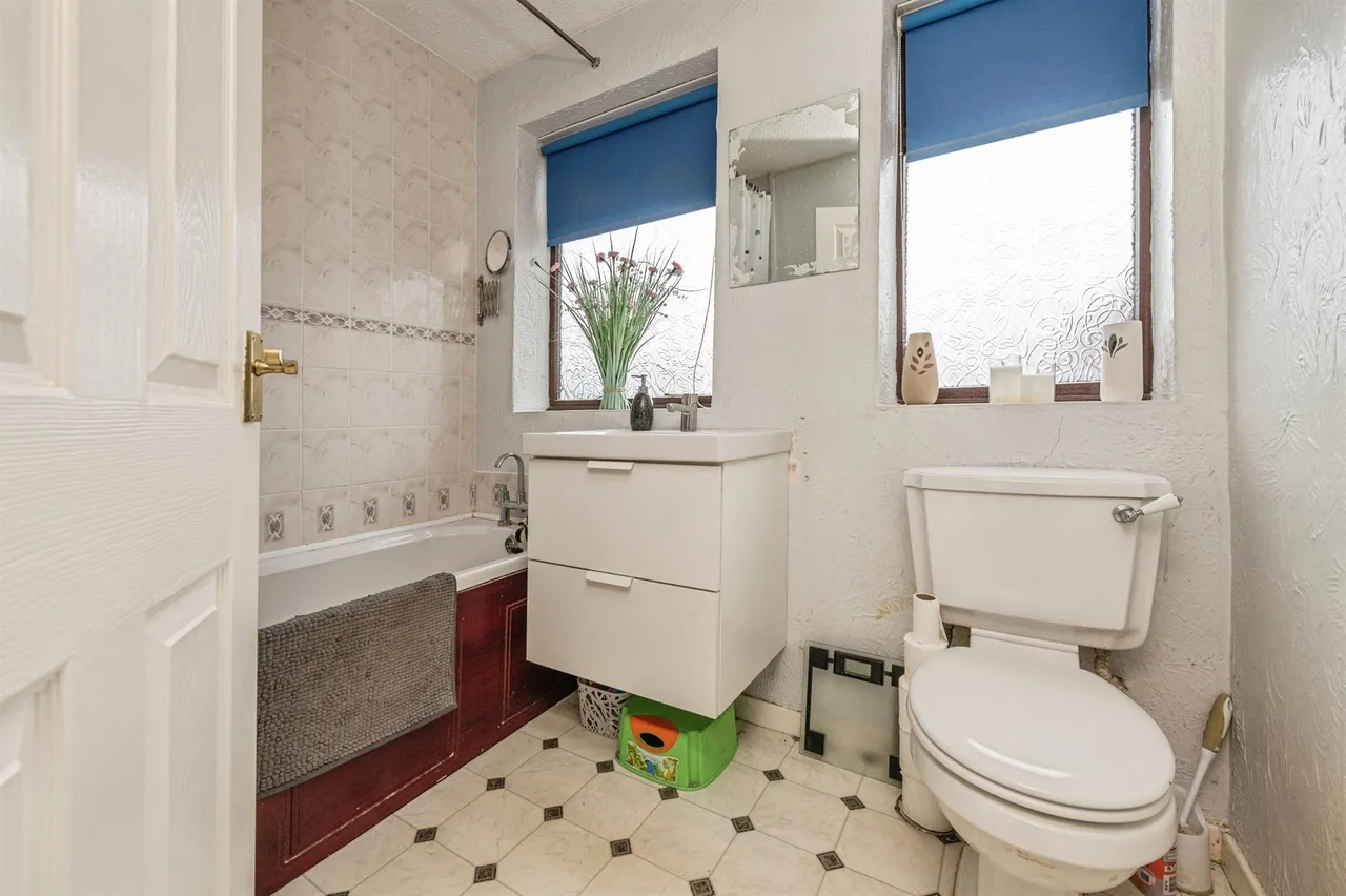 Cawley Lane, Heckmondwike, WF16, photo 5