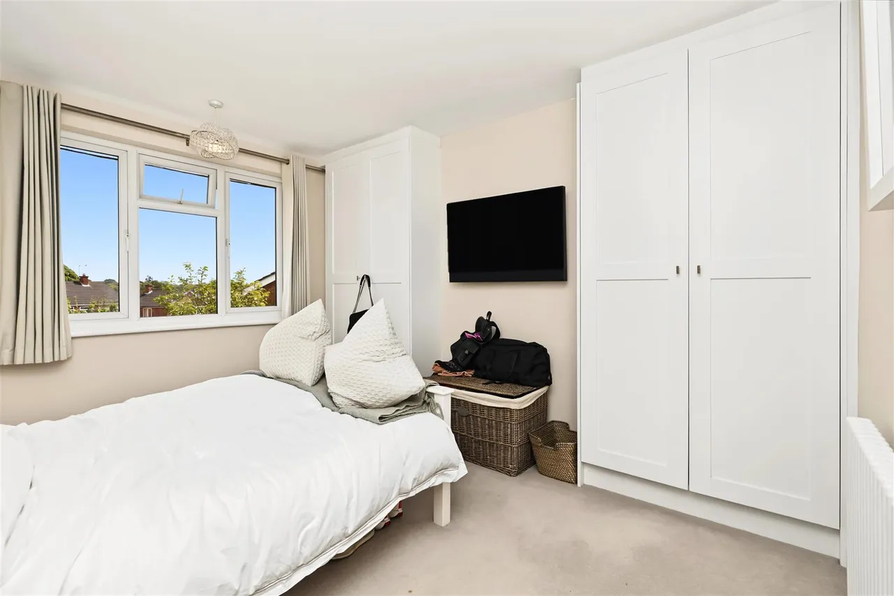 Priory Crescent, Gedling, NG4, photo 6