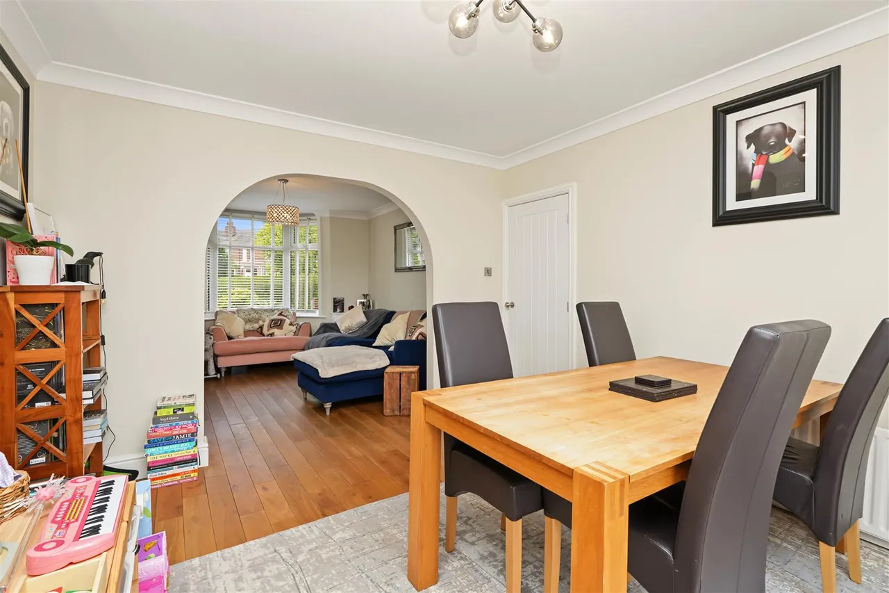 Priory Crescent, Gedling, NG4, photo 5