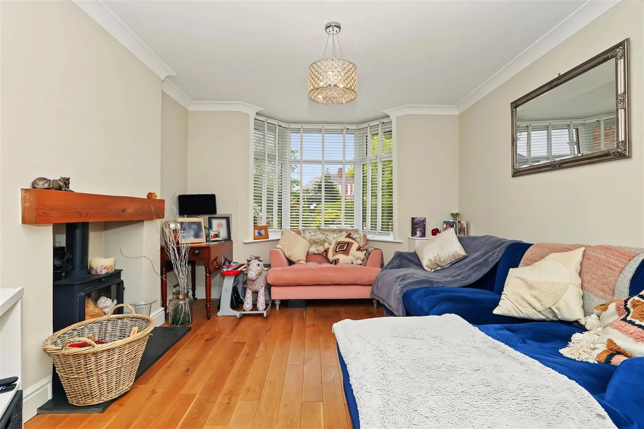 Priory Crescent, Gedling, NG4, photo 3