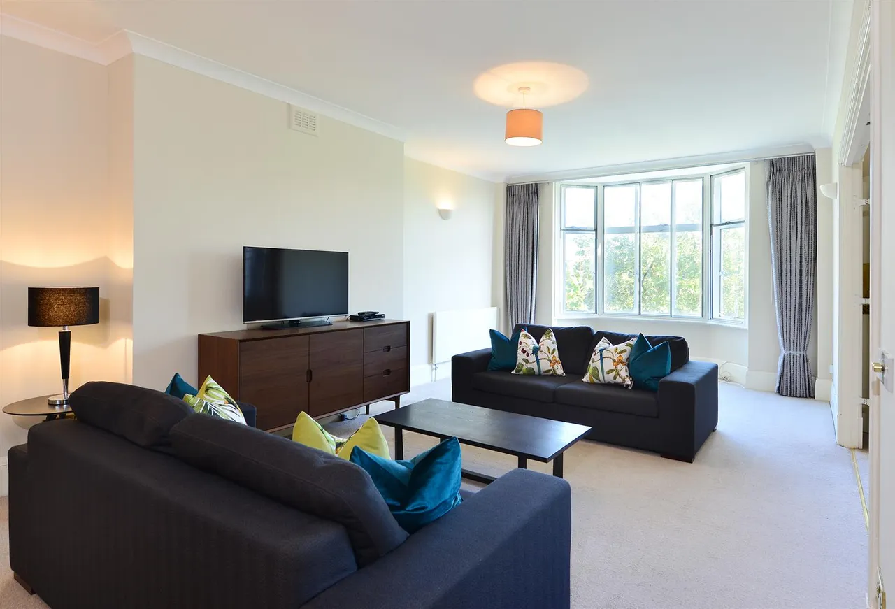 5 bed property to rent, Park Road, Regents Park, NW8
