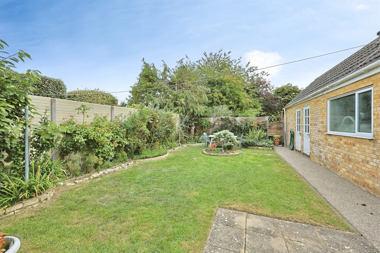 Rustens Manor Road, Wymondham, NR18, photo 2