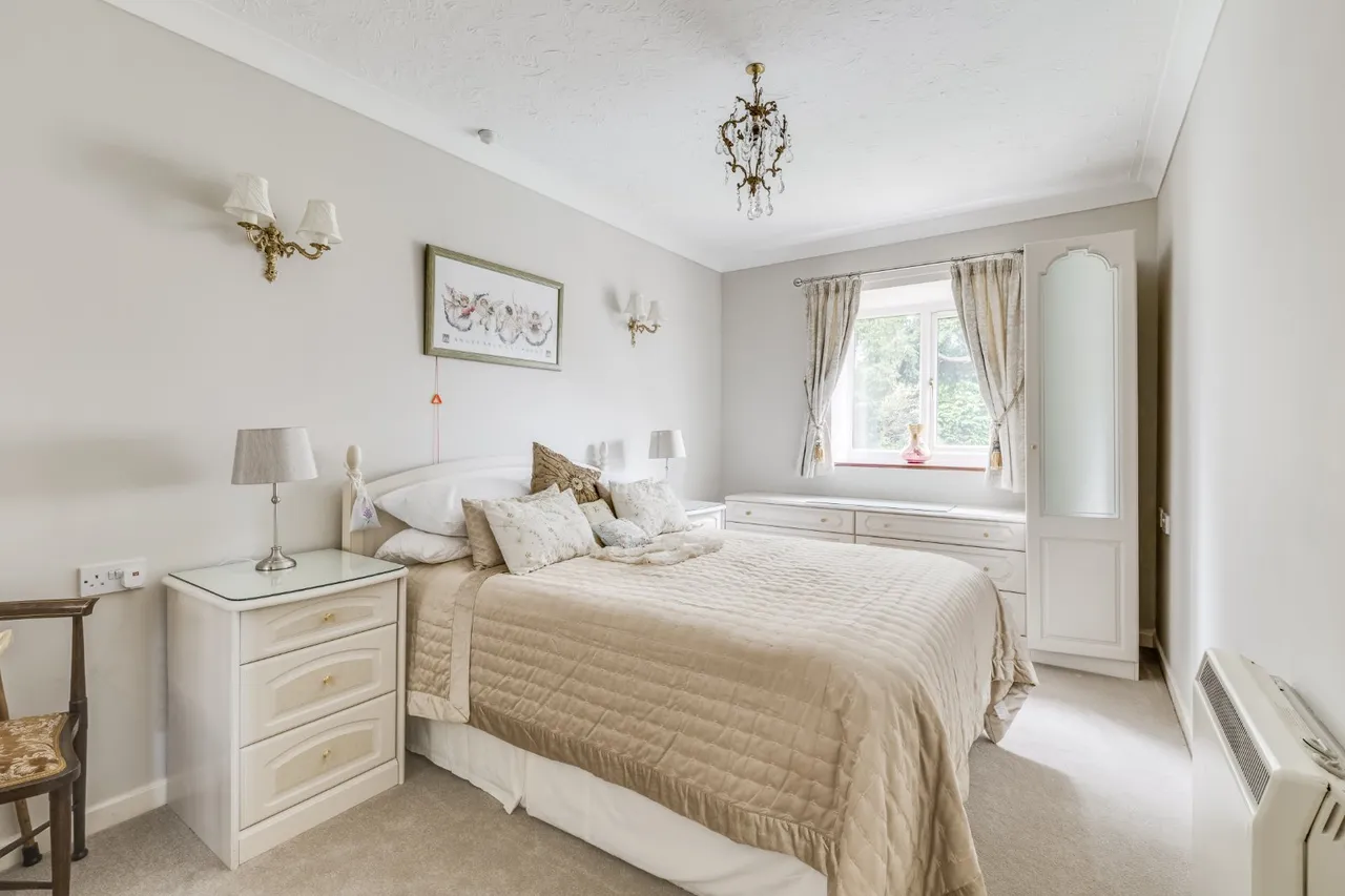 Pond Court, The Ridgeway, SG4, photo 7